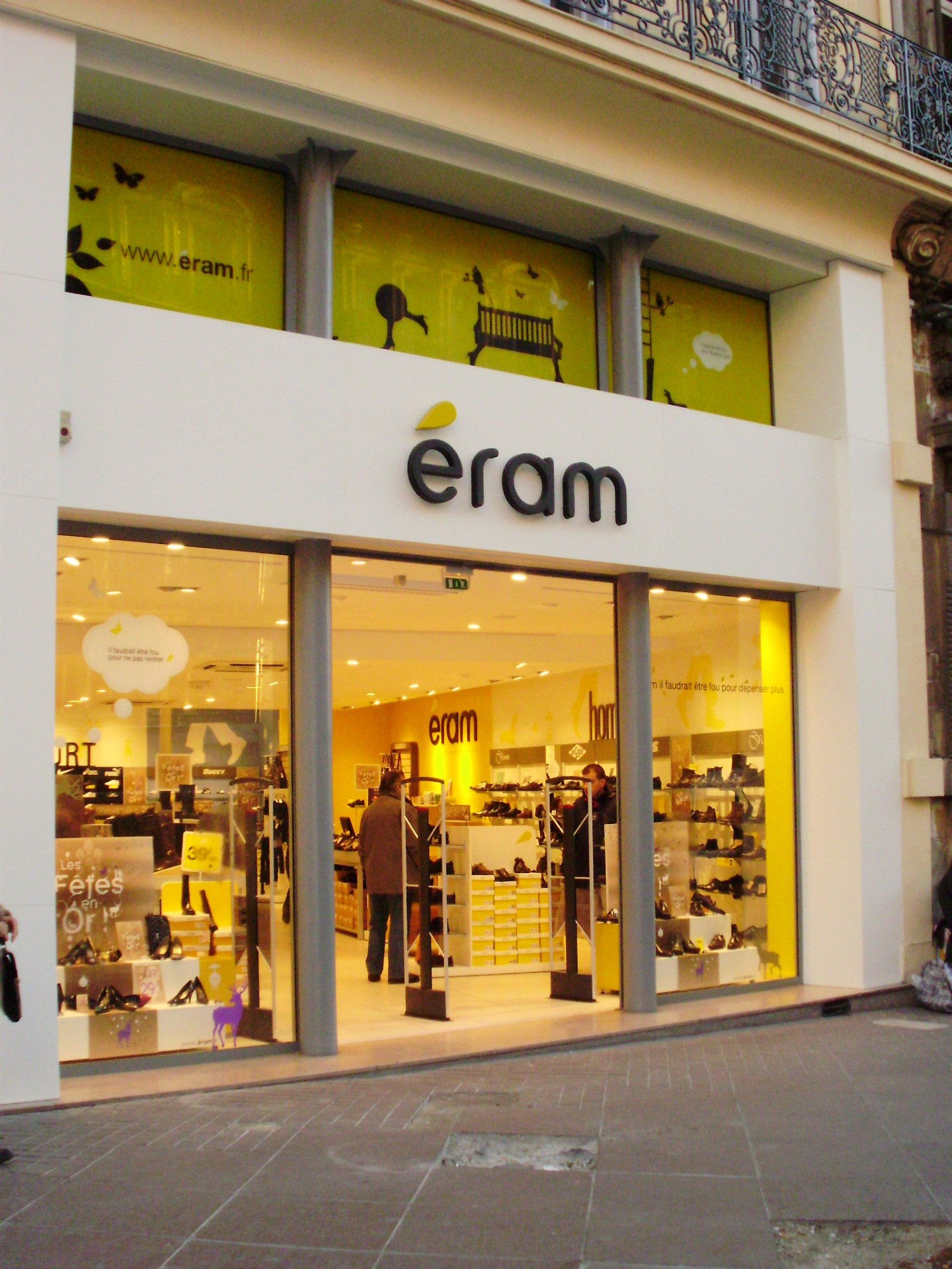 Devanture magasin Eram
